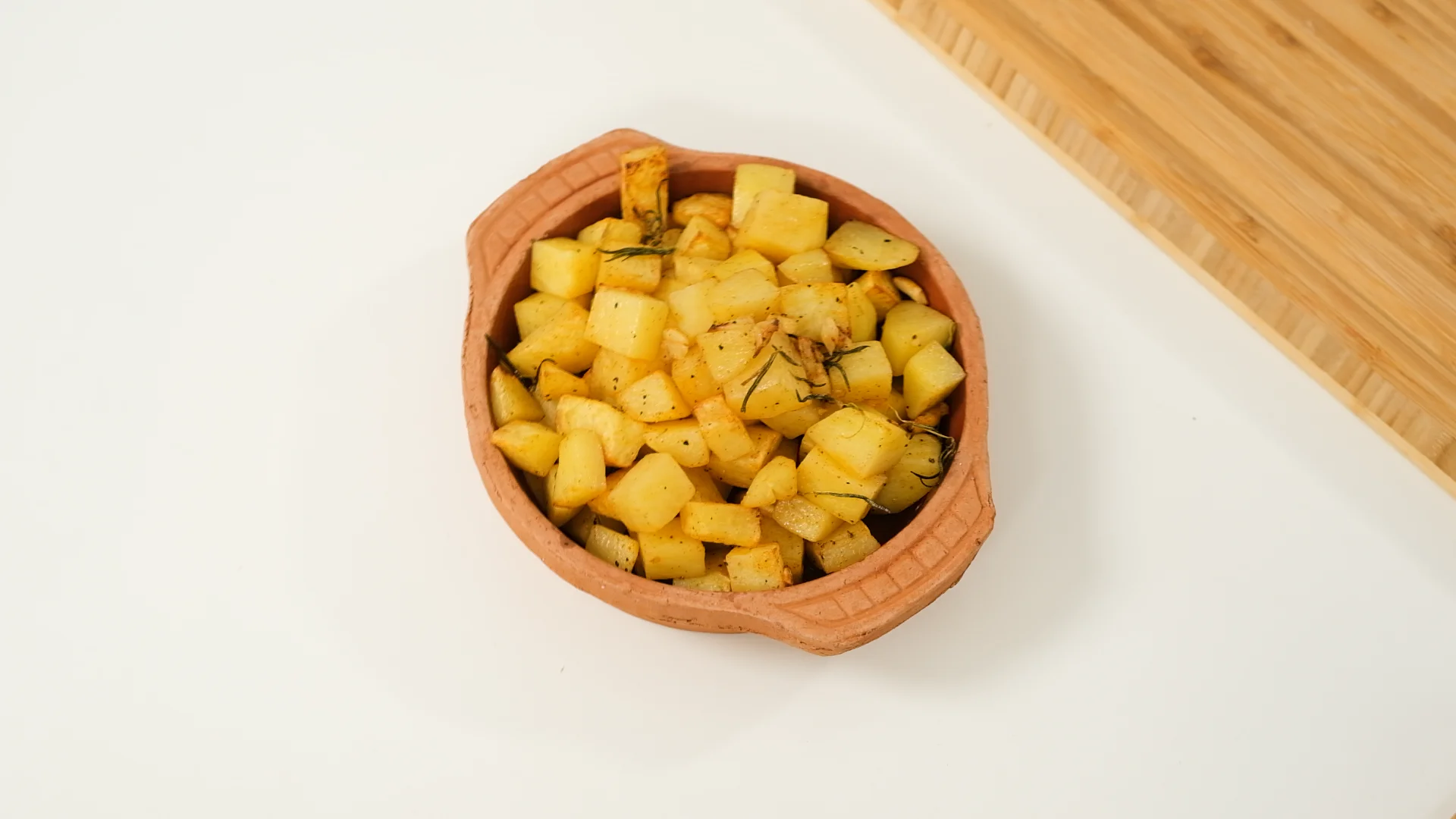 TAZE OTLU, SARIMSAK PATATES